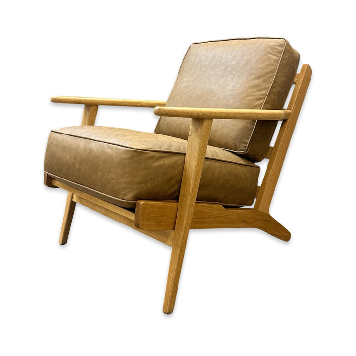 Havana 27" Accent Chair - Vegan Leather Maple