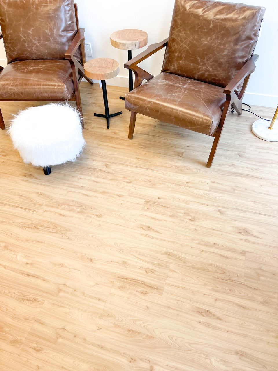 natural hickory looking vinyl plank flooring
