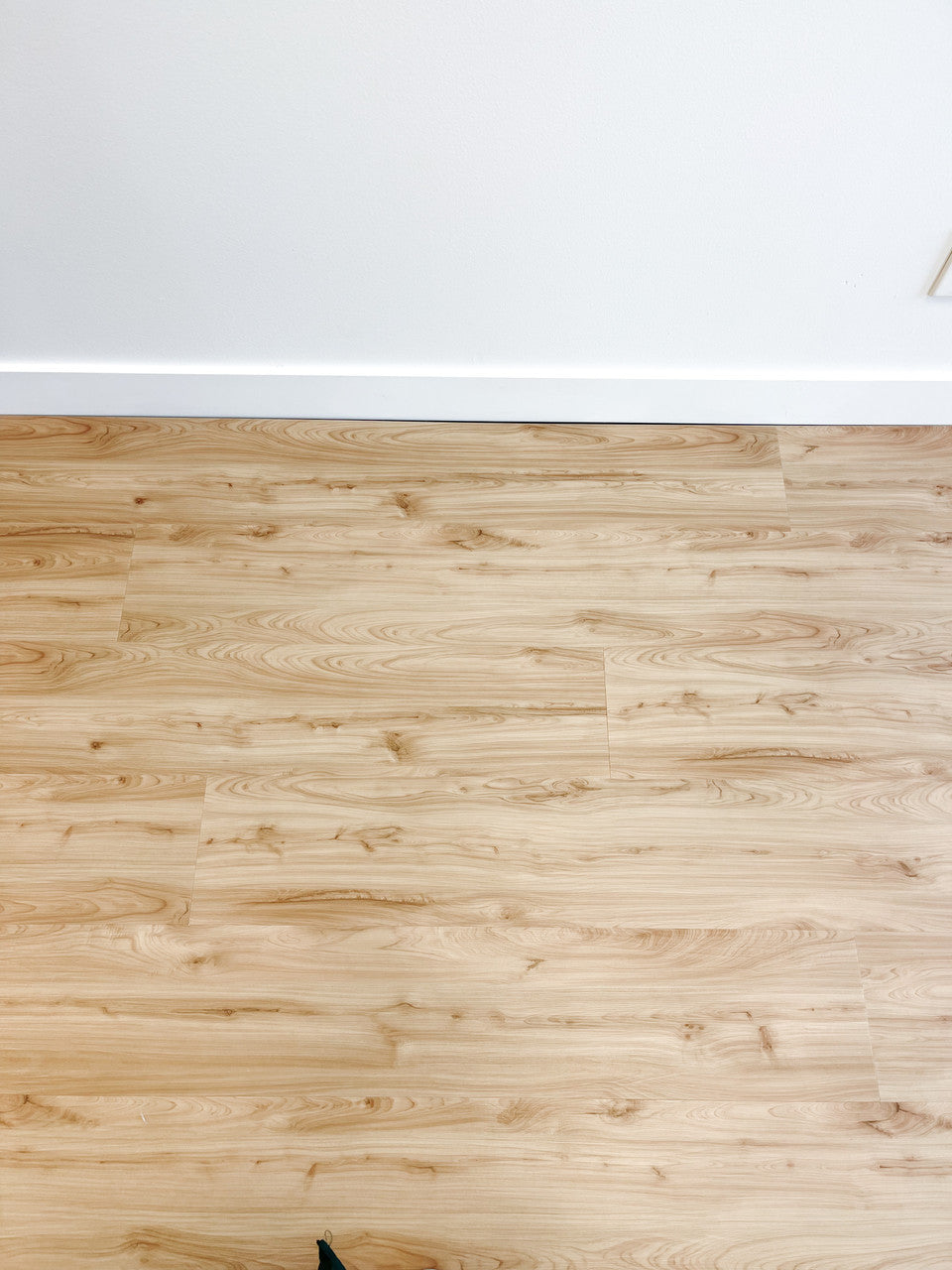 natural hickory looking vinyl plank flooring