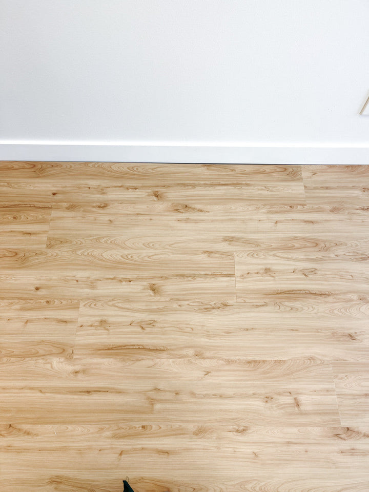 natural hickory looking vinyl plank flooring