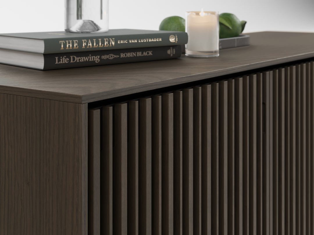 Profile 8477 Media + Storage Console