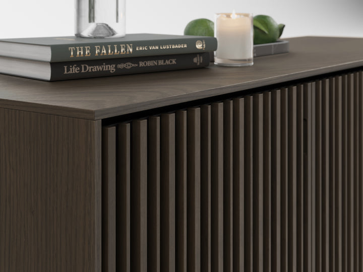 Profile 8477 Media + Storage Console